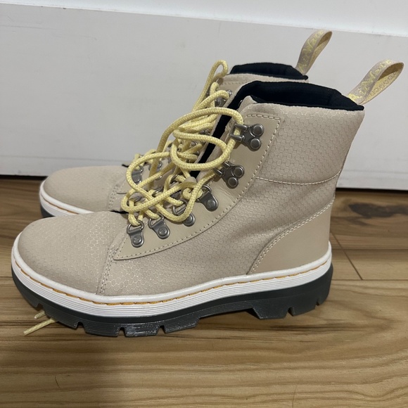 Dr Marten combat boots - Picture 6 of 8